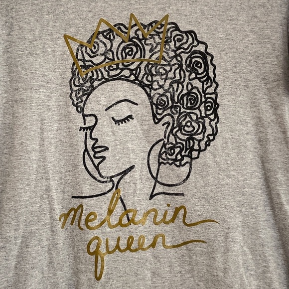 Afrocentric Melanin Queen Graphic T-Shirt in Gray Size Medium - Picture 3 of 4